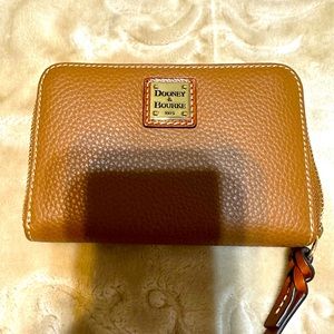 Dooney & Bourke wallet